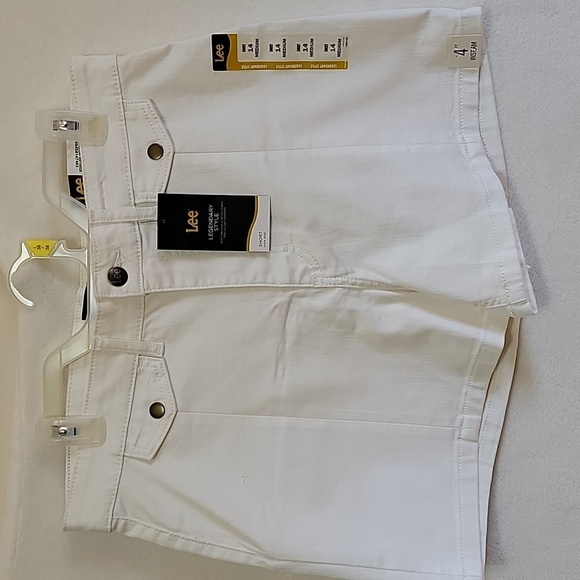 Lee Women's Legendary Seamed Shorts, Bright White, Size 14, NWT - Picture 7 of 15